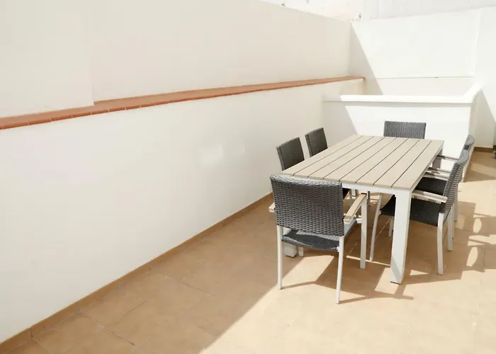 Quiet, Modern Apartment