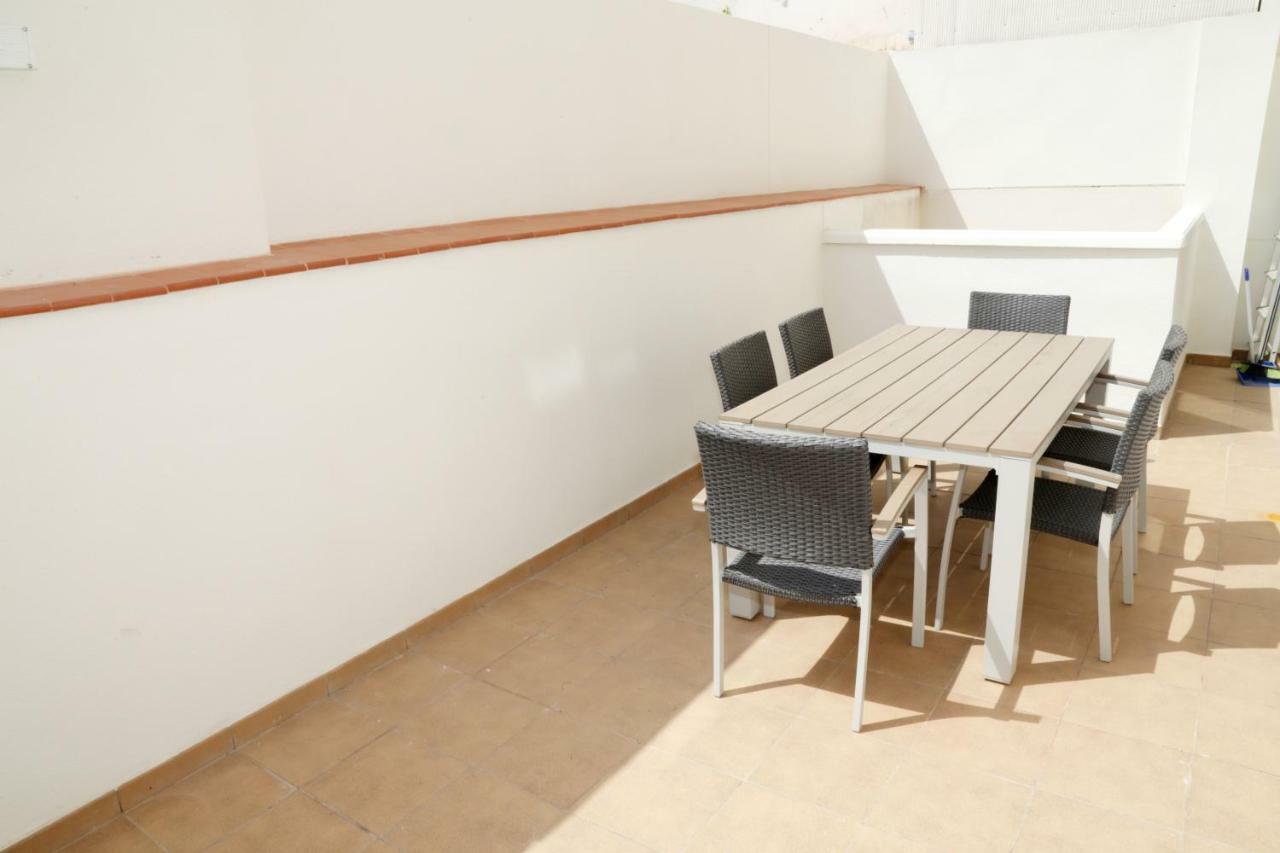 Quiet, Modern Apartment *